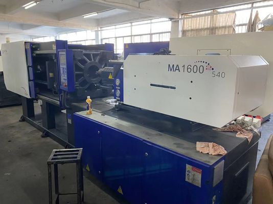 il secondo servomotore pp allunga la macchina 160 Ton Injection Moulding Machine dello stampaggio mediante soffiatura